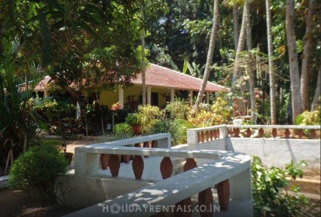 Kumarakom Luxury Budget Holiday Villas Holiday Rentals - 